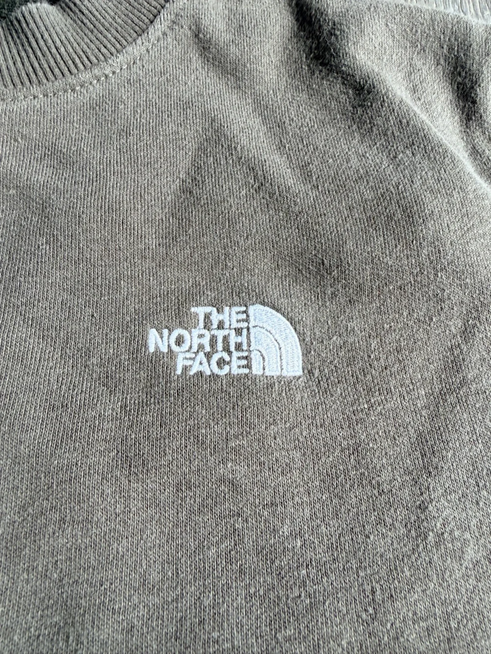 The North Face Crewneck Sweatshirt in Olive Green Size Medium
